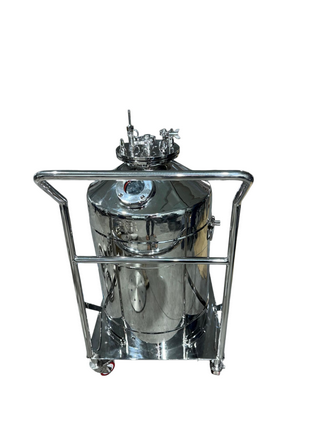 PRESSURE VESSEL WITH TROLLEY